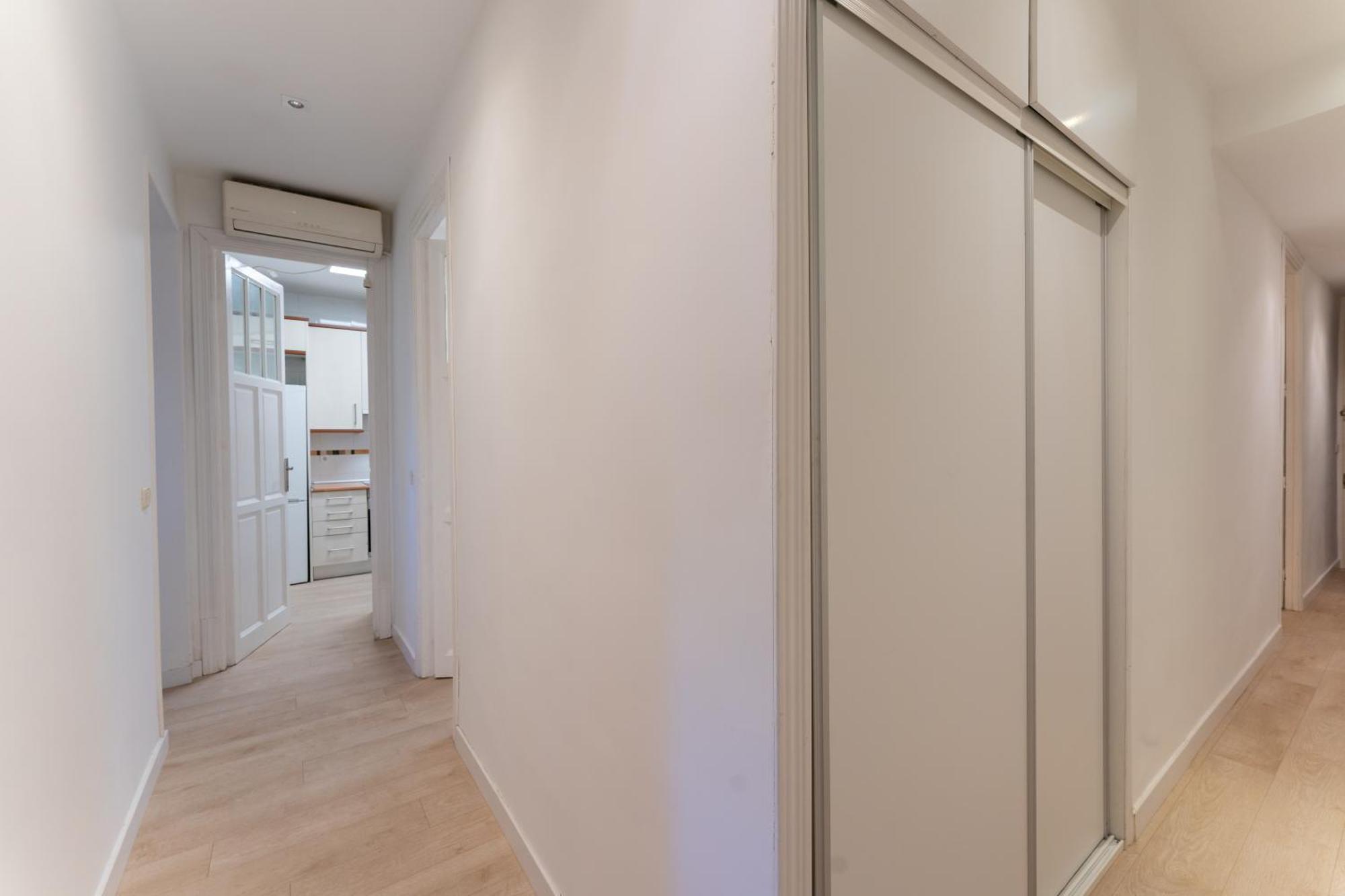 Luxe Apartment In Chamberi Chic Madrid Luaran gambar