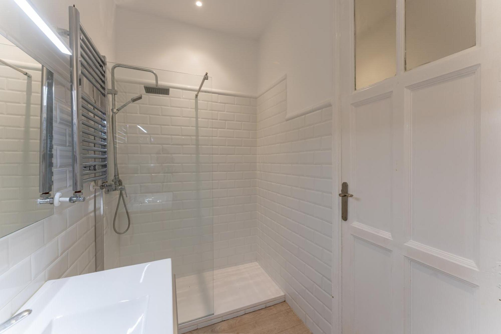 Luxe Apartment In Chamberi Chic Madrid Luaran gambar