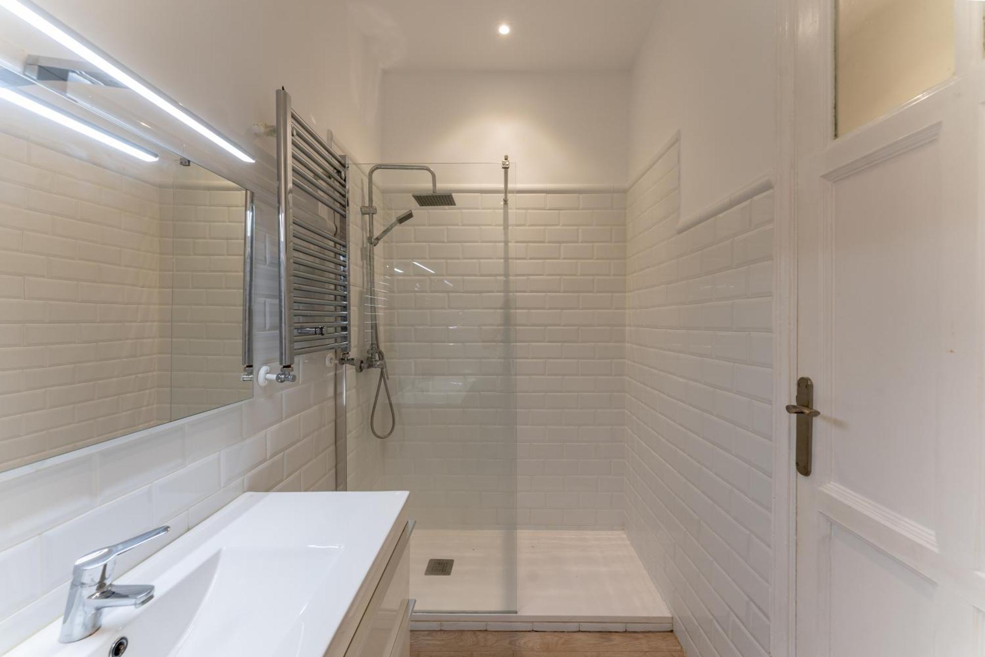 Luxe Apartment In Chamberi Chic Madrid Luaran gambar